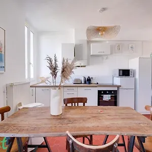 Huiles - Charmant 4p , Marseille France