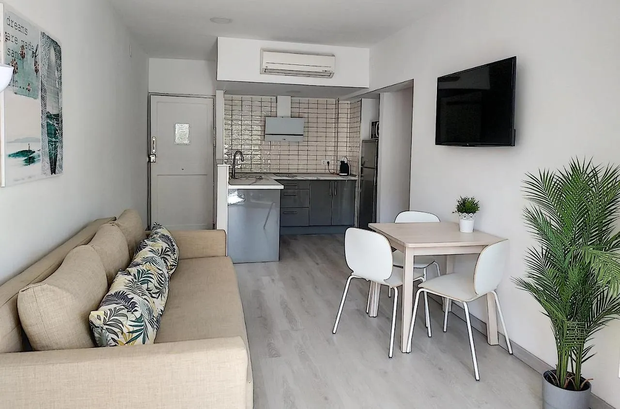 Apartamentos Las Palmeras Palma Nova  Spain