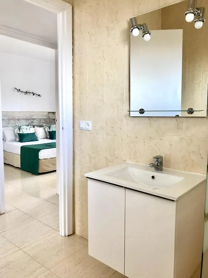 Apartamentos Las Palmeras Palma Nova  Apartment
